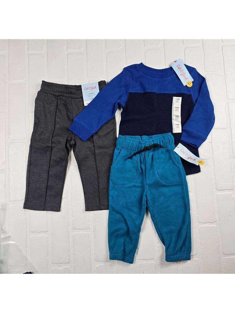 Cat & Jack Boys Winter/Fall Bundke Size 18Months